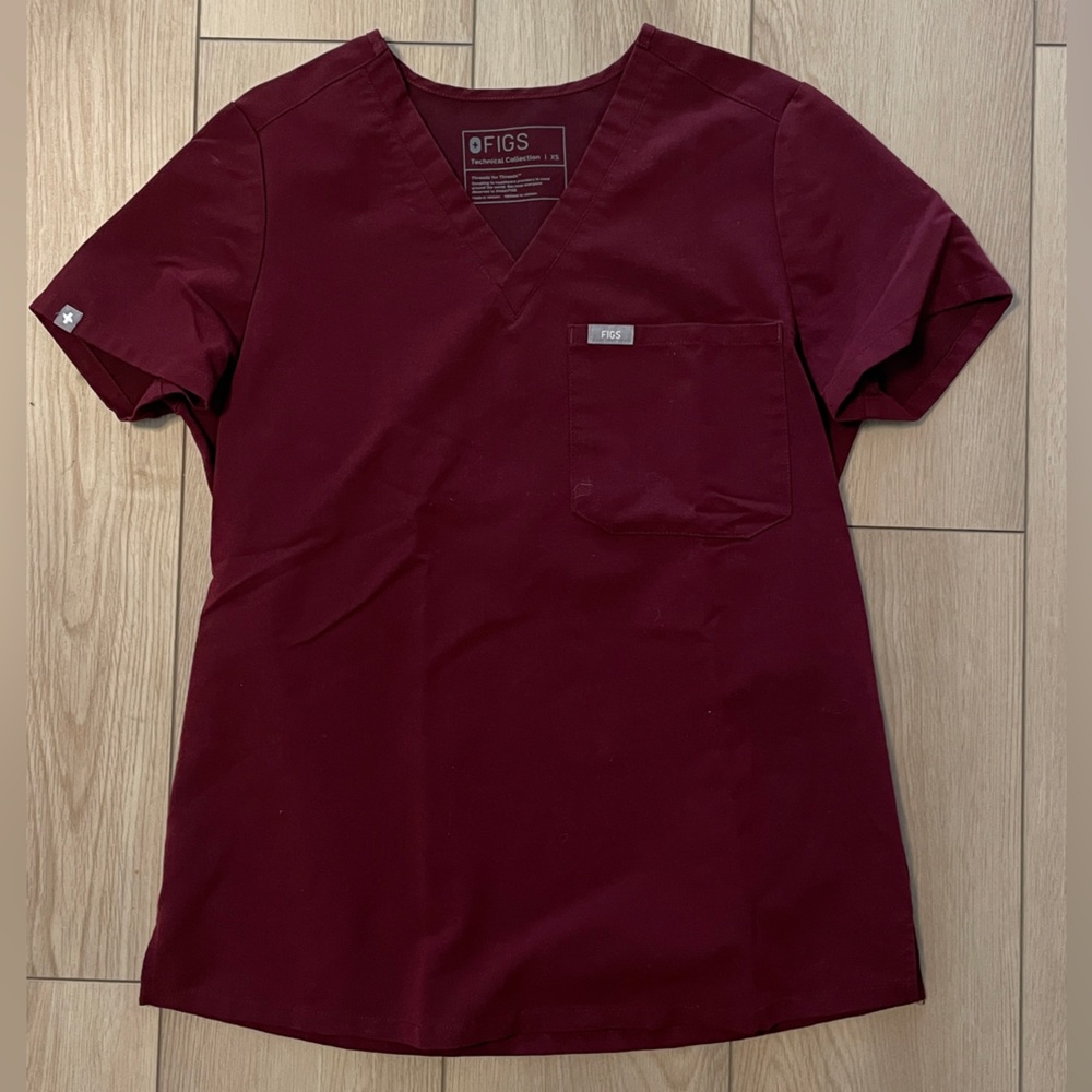 Figs single pocket scrub top
